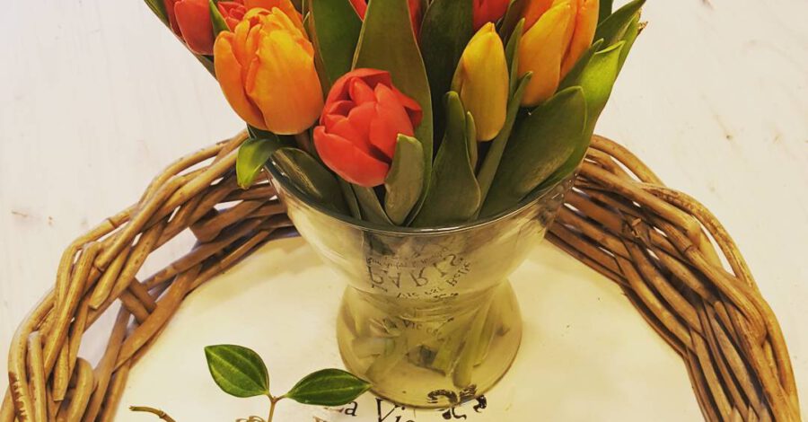 Al een beetje voorjaar in huis #instahome #tulpen #inte...