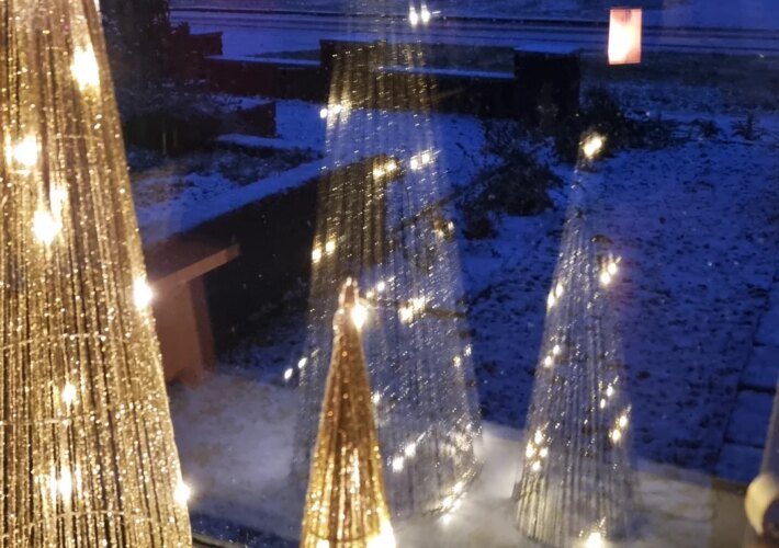 THURSDAY A LITTLE BIT OF MAGIC… Dit…