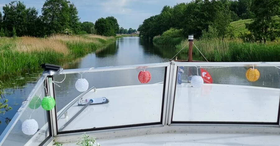 MONDAY 

Swipe met me mee voor wat bootleven inspiratie 
Interieur, maar dan anders en genieten van het mooie Friese landschap!
Dit weekend heerlijk w...
